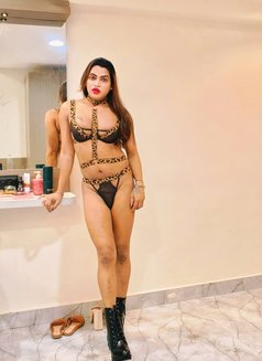 Hot Riyu sexy - Transsexual escort in Surat Photo 16 of 16