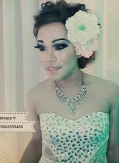 hot ROSANA crossdresser - Transsexual escort in Dubai Photo 2 of 4