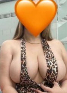Hot Russian Lady - escort in Dubai Photo 2 of 2