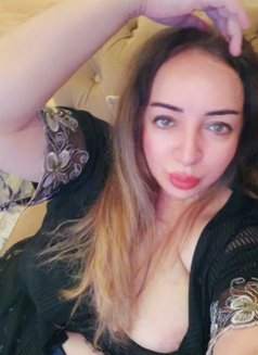 Hot Russian - puta in Al Manama Photo 3 of 3