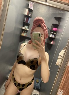 Hot Sam - Acompañantes transexual in Makati City Photo 5 of 5