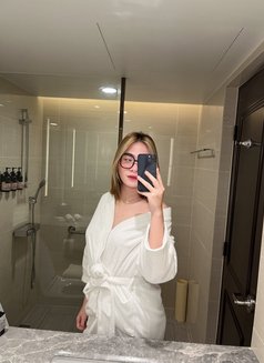 Hot Samantha - Transsexual escort in Makati City Photo 17 of 20