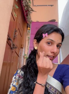 Sanvi - Transsexual escort in Hyderabad Photo 2 of 4