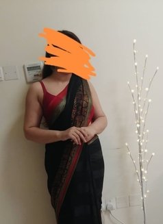 Hot & Sexy Indian Milf - escort in Dubai Photo 2 of 6