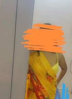 Hot&Sexy Indian milf for Bhabhi lovers - puta in Dubai Photo 6 of 6