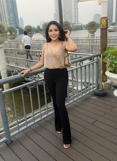 Hot Sexy Mena - puta in Bangkok Photo 10 of 11