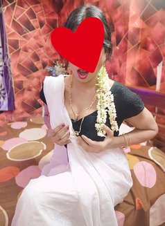 Hot shemale providing unlimited sex - Acompañantes transexual in Chennai Photo 2 of 6