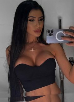 Hot Sizzling Party Mama - escort in Hong Kong Photo 5 of 11