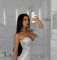 Hot Sizzling Party Mama - escort in Hong Kong