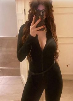 Hot Sweet Milf Russian - puta in Singapore Photo 3 of 4