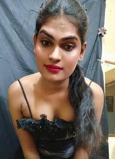Hot Teacher - Transsexual adult performer in Chennai Photo 1 of 5