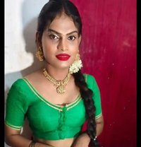 Hot Teacher - Transsexual adult performer in Chennai