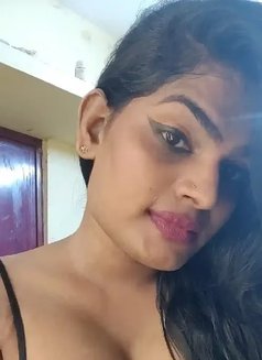 Hot Teacher - Transsexual adult performer in Chennai Photo 3 of 5