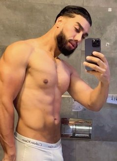 Hot Top1 - Male escort in Dubai Photo 2 of 3