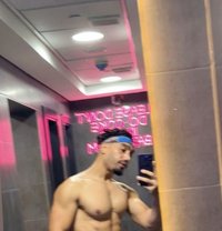 Hot Top1 - Male escort in Dubai