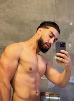 TOP VIP - Acompañantes masculino in Dubai Photo 1 of 5