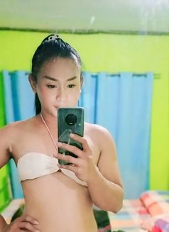 Hot Trixie - Acompañantes transexual in Manila Photo 1 of 5