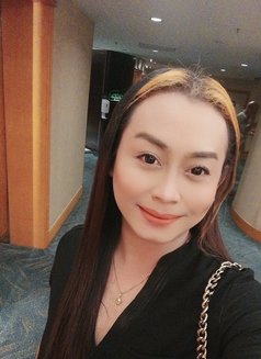 Hot Trixie - Acompañantes transexual in Manila Photo 4 of 5