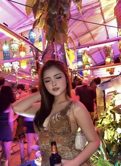 Hot Versa Nira - Transsexual escort in Hong Kong Photo 19 of 27