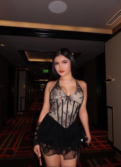Hot Versa Nira - Transsexual escort in Manila Photo 27 of 30