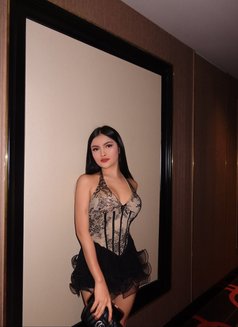 Hot Versa Nira - Transsexual escort in Manila Photo 29 of 30