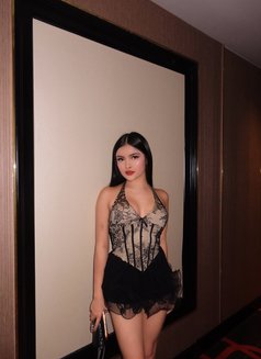 Hot Versa Nira - Transsexual escort in Manila Photo 30 of 30