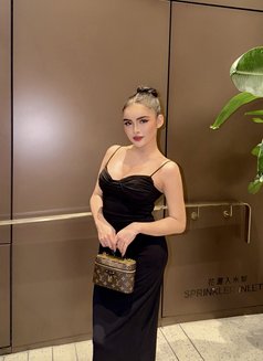 Hot Versa Nira - Transsexual escort in Manila Photo 29 of 30