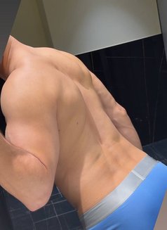 Hot xx - Male escort in Dubai Photo 5 of 7