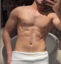 Hot xx - Male escort in Dubai Photo 7 of 9