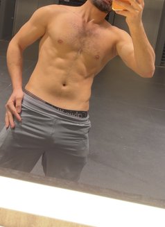 Hot xx - Male escort in Al Manama Photo 8 of 11