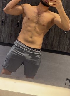 Hot xx - Male escort in Al Manama Photo 9 of 11