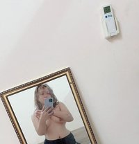 Hot Yhummy69 - Transsexual escort in Dubai