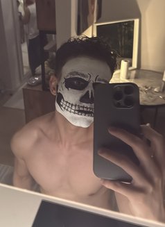 Hotboyyintown - Male escort in İstanbul Photo 2 of 4