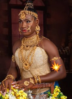 Hotcocoa - Acompañantes transexual in Lagos, Nigeria Photo 8 of 12