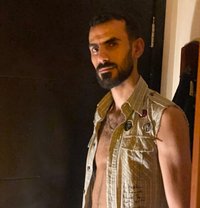 HotDomVisitor - Acompañantes masculino in Beirut
