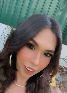 Hotgirl Cassie - Acompañantes transexual in Makati City Photo 1 of 6