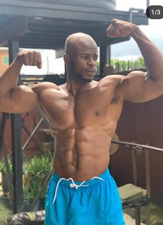 Hotmilk - Male escort in Muscat Photo 4 of 11