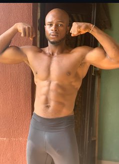 Hotmilk - Male escort in Muscat Photo 8 of 11