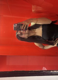 Hott Natasha - Acompañantes transexual in New Delhi Photo 16 of 21