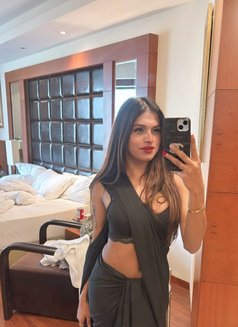 Hott Natasha - Acompañantes transexual in New Delhi Photo 21 of 21