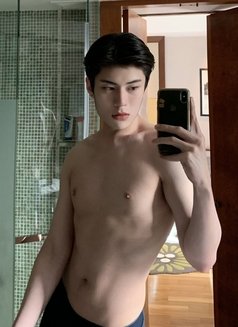JAPANESE PORN EXPERIENCE - Male escort in Hong Kong Photo 18 of 24