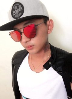 Hottest Boy in Town - Male escort in Singapore Photo 3 of 10