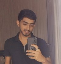 Hottie Abhijeet - Acompañantes masculino in New Delhi