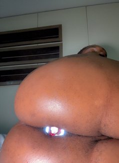 Hottie B - Transsexual escort in Lagos, Nigeria Photo 5 of 6