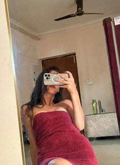 Hottie Hania - escort in New Delhi Photo 4 of 5