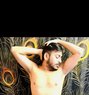 Hottie - Acompañantes masculino in Mumbai Photo 1 of 3