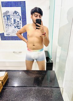 Hottie - Acompañantes masculino in Mumbai Photo 2 of 3