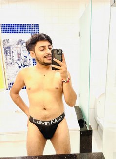 Hottie - Acompañantes masculino in Mumbai Photo 3 of 3