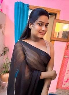 Hottie Priya - Transsexual escort in Tiruchirapalli Photo 4 of 5