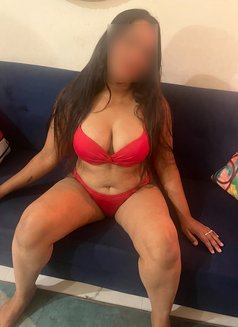 Hottie Sheena - escort in New Delhi Photo 1 of 4